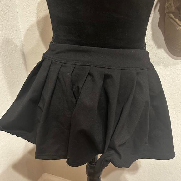 Ai Cash Black pleated mini skirt with silver lettering - Picture 6 of 8